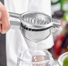 M37167 Citrus Squeezer