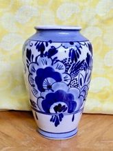 GC2074 Floral Falling Blue Planter Pot