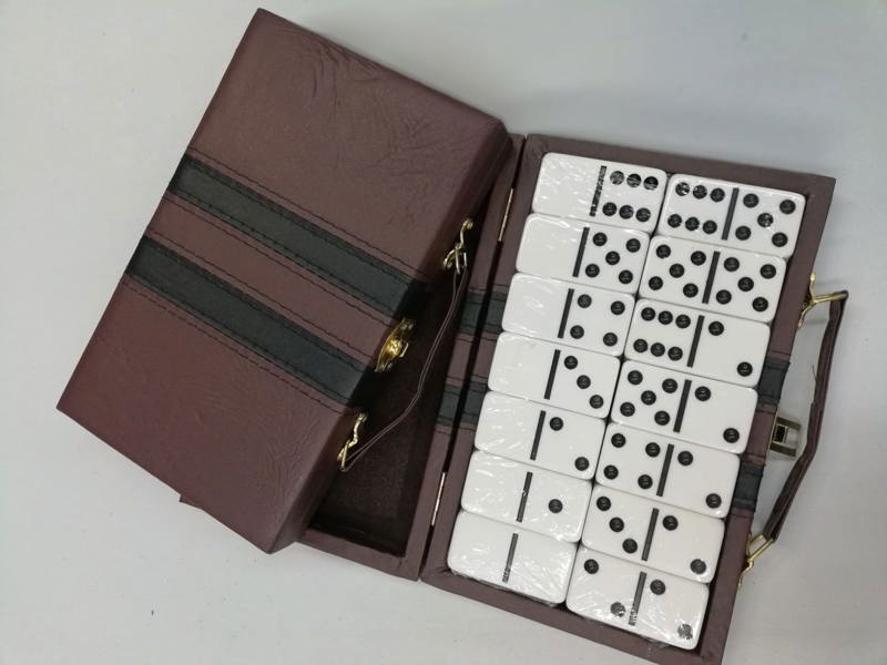 Lucky Land LUCLAN001 Domino Set with Brown Leather Case Brown