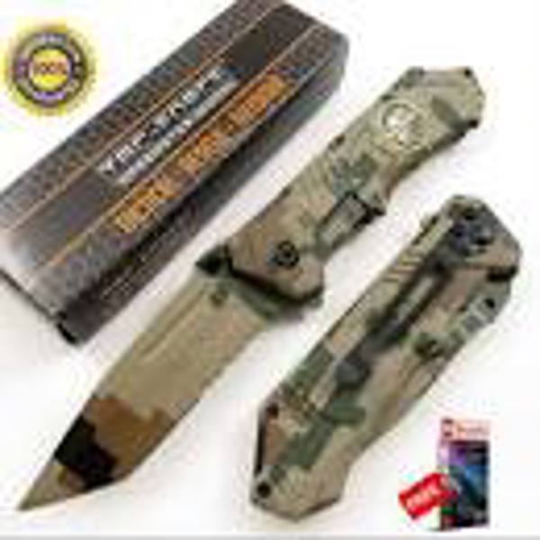 Hardware Merchandiser 649 Camo Tac Force Knife